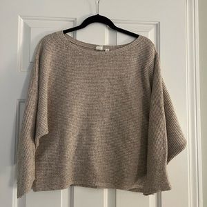 Gap sweater